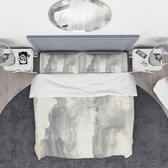 Designart 'Gold Glamour Direction I' Geometric Bedding Set